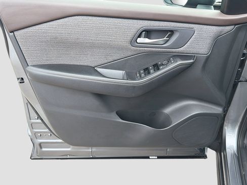 Used 2023 Nissan Rogue SV image 21