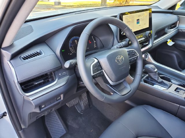 New 2026 Toyota Grand Highlander XLE FWD image 18