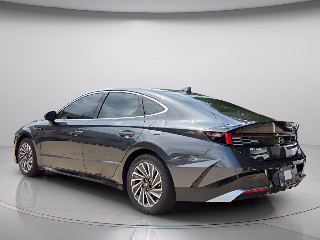 Used 2025 Hyundai Sonata SEL FWD image 6
