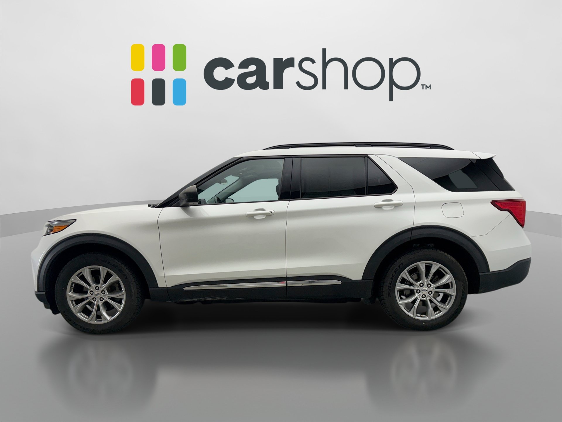 Used 2020 Ford Explorer XLT w/ Equipment Group 202A AWD/4WD image 2