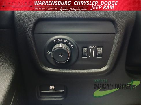 New 2025 Jeep Grand Cherokee L Limited w/ Luxury Tech Group II image 33