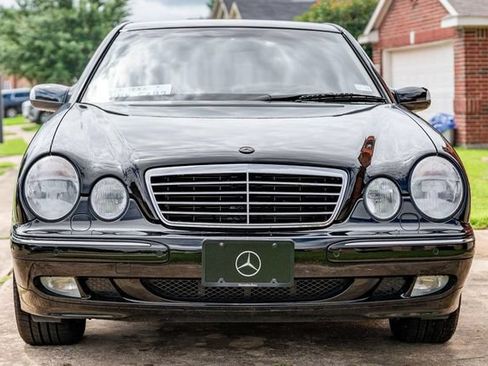 Used 2001 Mercedes-Benz E 320 4MATIC Sedan image 10
