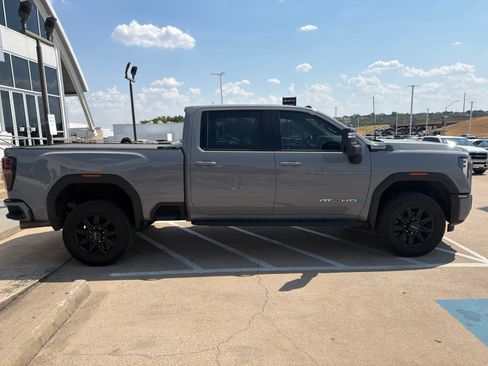 Used 2024 GMC Sierra 2500 AT4 w/ AT4 Premium Plus Package AWD/4WD image 8