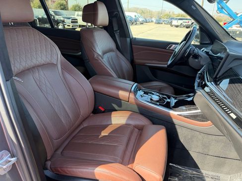 Used 2023 BMW X7 M60i w/ Executive Package image 25