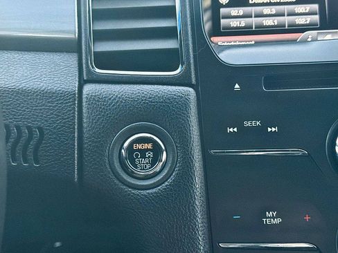 Used 2015 Ford Taurus SEL w/ Equipment Group 201A image 21