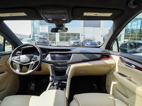 Used 2017 Cadillac XT5 Luxury w/ Driver Awareness Package image 56