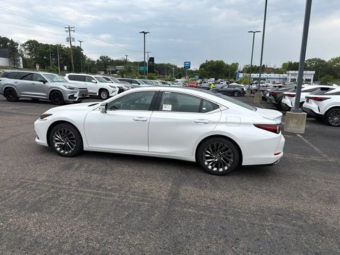 Certified 2025 Lexus ES 350 Ultra Luxury w/ Accessory Package (Z2) FWD image 39