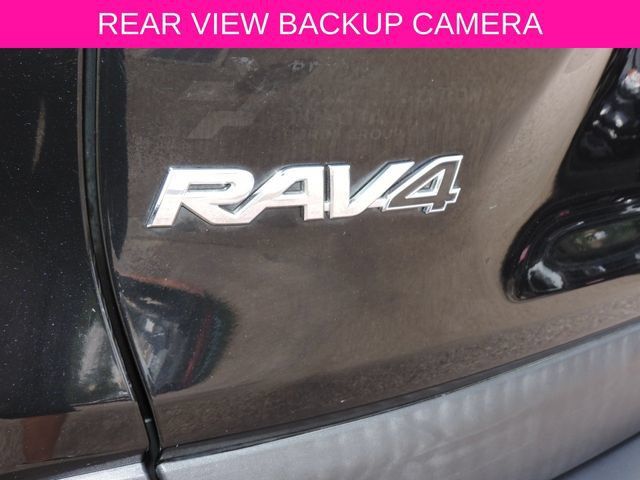 Used 2021 Toyota RAV4 XLE FWD image 12