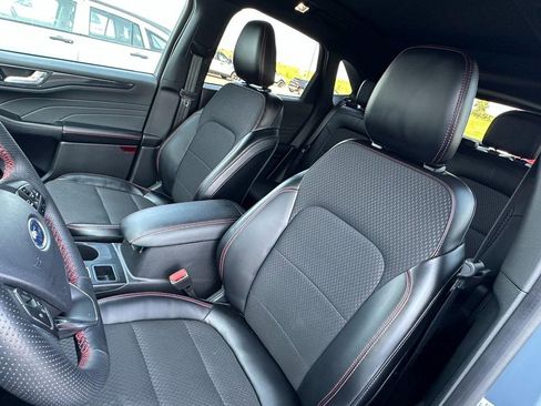 Used 2024 Ford Escape ST-Line w/ Tech Pack #1 AWD/4WD image 7