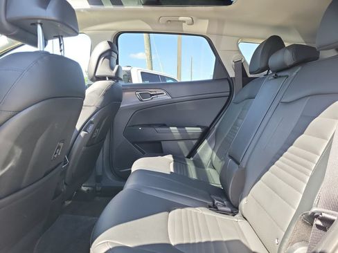 Used 2025 Kia Sportage SX AWD/4WD image 20