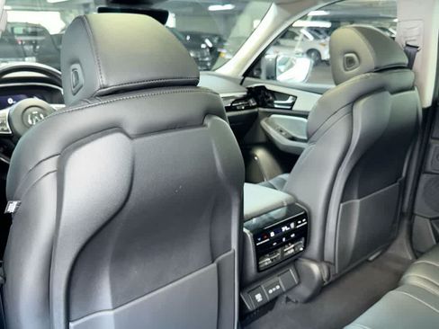 Used 2025 Acura MDX FWD image 23