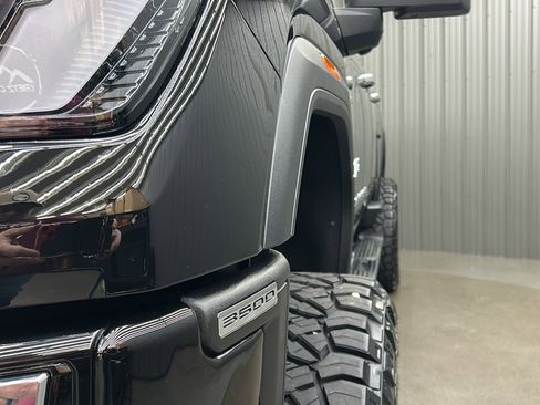 Used 2025 GMC Sierra 3500 Denali image 13