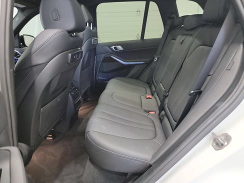 Used 2021 BMW X5 xDrive40i AWD/4WD image 28