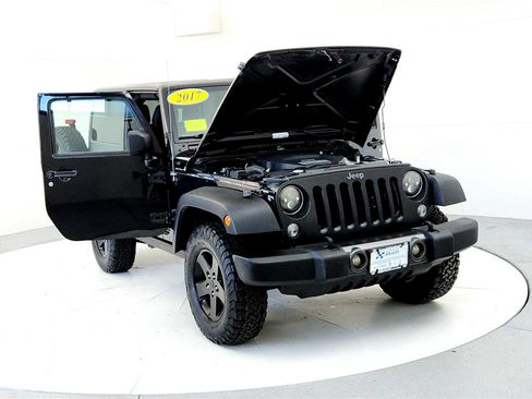 Used 2017 Jeep Wrangler Sport image 9