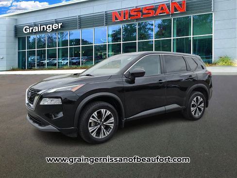 Used 2023 Nissan Rogue SV image 2