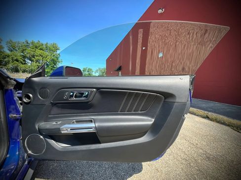 Used 2015 Ford Mustang Premium w/ Equipment Group 201A RWD image 20