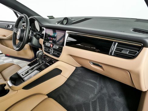 New 2026 Porsche Macan AWD/4WD image 25
