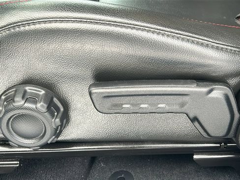 Certified 2022 Jeep Wrangler Unlimited Rubicon w/ Xtreme Recon 35" Tire Package image 29