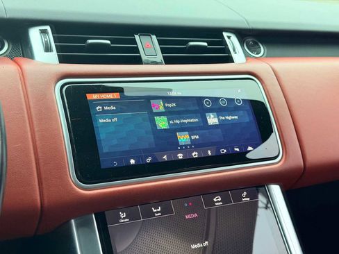 Used 2018 Land Rover Range Rover Sport Supercharged image 32