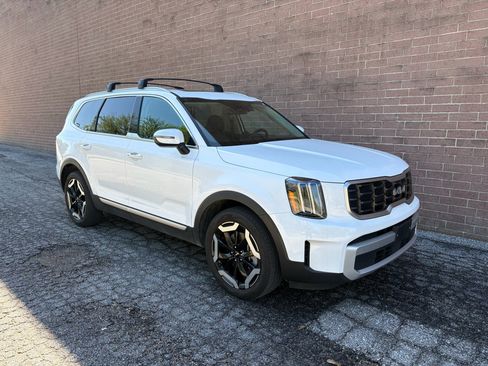 Used 2025 Kia Telluride S AWD/4WD image 7
