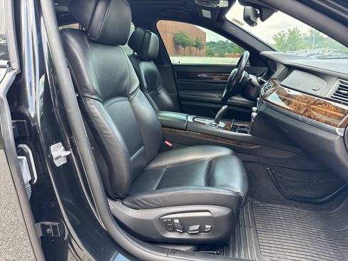 Used 2013 BMW 750Li xDrive AWD/4WD image 28