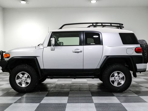 Used 2008 Toyota FJ Cruiser 4WD image 4