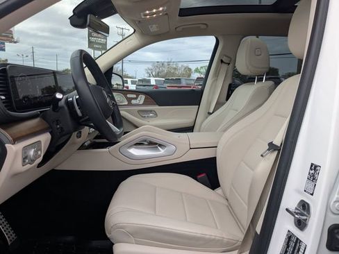 Used 2025 Mercedes-Benz GLS 450 4MATIC image 22