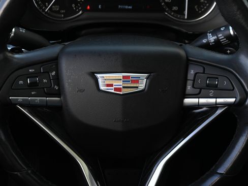 Used 2020 Cadillac XT6 Premium Luxury image 33