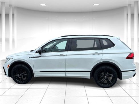 Certified 2024 Volkswagen Tiguan SE R-Line AWD/4WD image 4