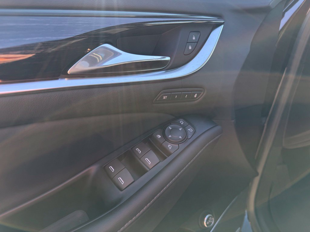 Used 2020 Buick Enclave Avenir AWD/4WD image 12