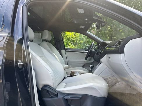 Used 2022 Volkswagen Tiguan SE R-Line AWD/4WD image 20
