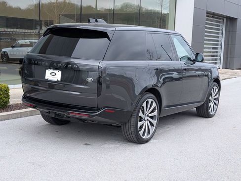 Used 2023 Land Rover Range Rover SE AWD/4WD image 7