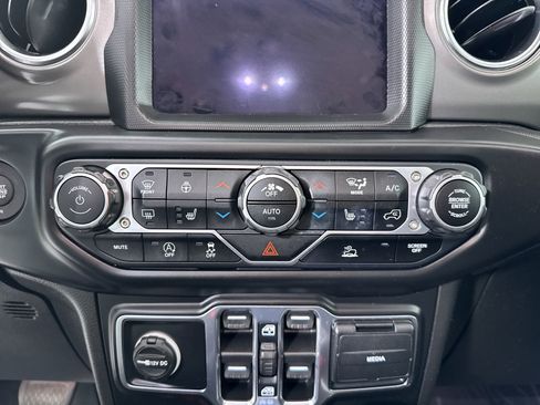 Used 2022 Jeep Gladiator Rubicon w/ LED Lighting Group image 22