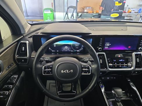 Used 2023 Kia Sorento SX Prestige AWD/4WD image 18