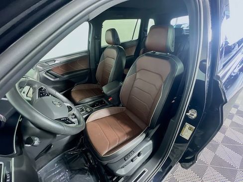 Used 2024 Volkswagen Tiguan SEL R-Line image 13
