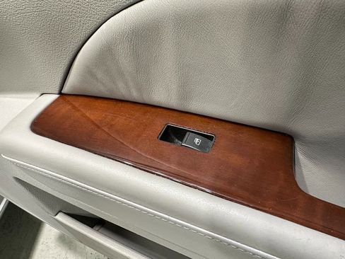 Used 2005 Cadillac STS V8 w/ Preferred Equipment Group image 10