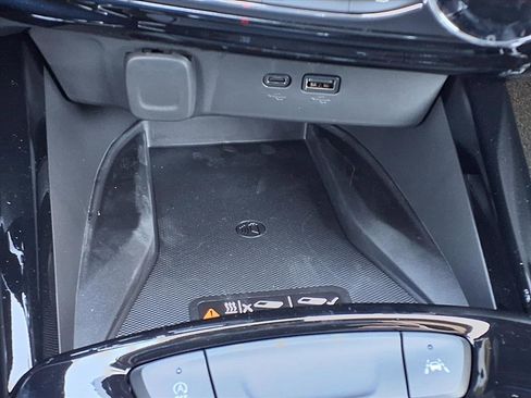 New 2026 Chevrolet Trax RS w/ Sunroof Package image 17