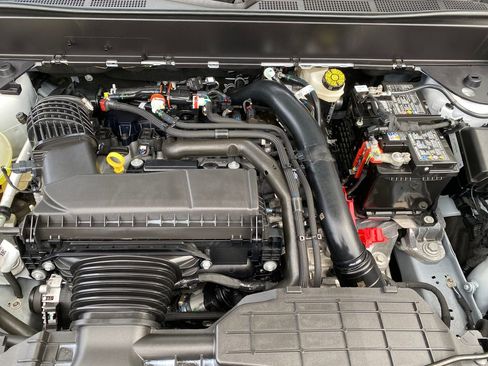 Used 2025 Ford Maverick XLT w/ Equipment Group 302A image 27