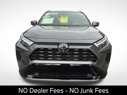Used 2025 Toyota RAV4 SE AWD/4WD image 2