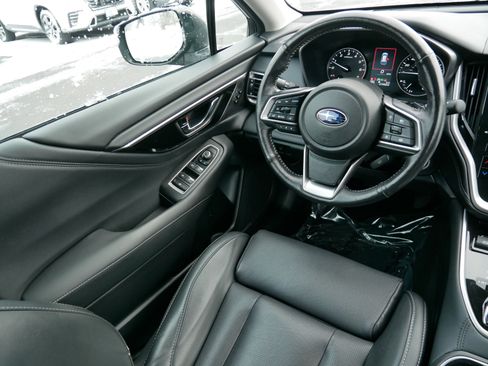 Used 2023 Subaru Outback Limited image 9