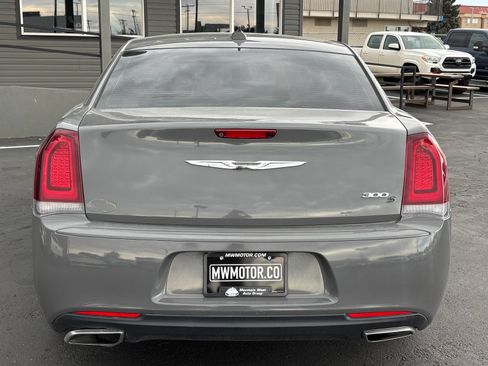 Used 2019 Chrysler 300 S RWD image 4