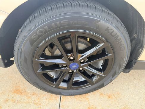 Used 2017 Ford Focus SE FWD image 7