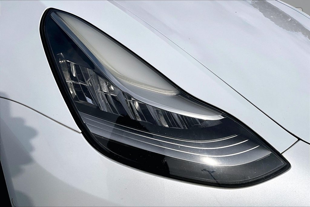 Used 2018 Tesla Model 3 Long Range AWD/4WD image 29