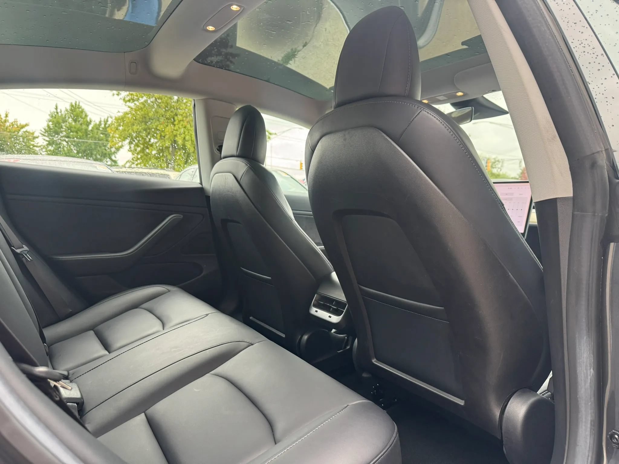 Used 2018 Tesla Model 3 Long Range RWD image 11