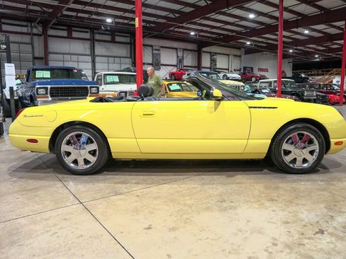 Used 2002 Ford Thunderbird RWD image 10