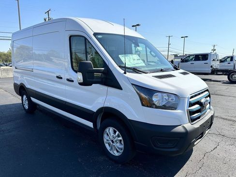 Used 2023 Ford E-Transit Medium Roof image 3