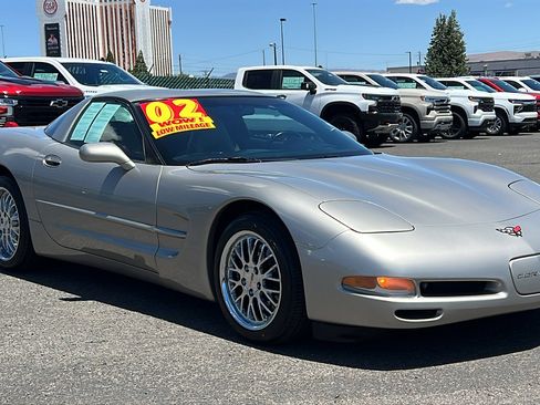 Used 2002 Chevrolet Corvette Coupe w/ Preferred Equipment Group2 RWD image 3