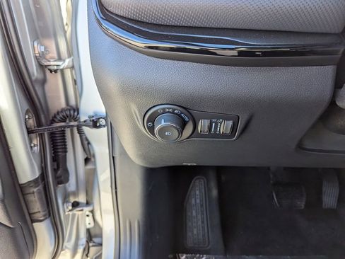 New 2026 Jeep Compass Latitude image 20