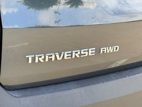 Used 2021 Chevrolet Traverse LT w/ LT Premium Package AWD/4WD image 18