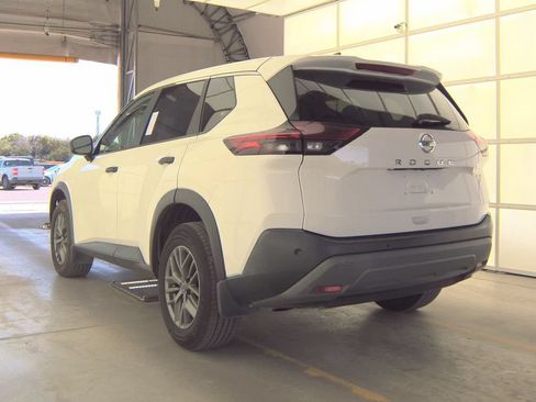 Used 2023 Nissan Rogue S FWD image 4